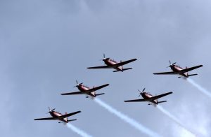 Mengenal Kecanggihan Pesawat dan Heli yang Menari HUT RI ke-78