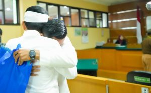 Momen Tangis Bahagia Fahmi Setelah Kembali Berstatus Bujang