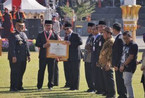 Peduli Warga Binaan Lapas, Wakil Bupati Subang Terima Penghargaan dari Gubernur