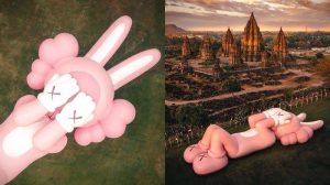 Viral di Medsos, Patung KAWS yang Sedang Rebahan di Candi Prambanan