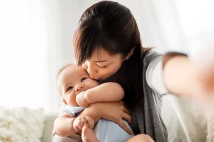 Mengenal Ciri Pendengaran yang Baik pada Bayi