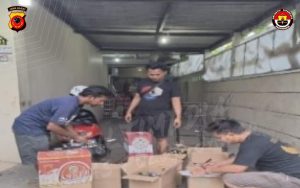 Polres Indramayu Amankan Ratusan Botol Minuman Keras