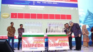 Puluhan Nasabah bank bjb Memenangkan Hadiah Undian Nasional Simpeda di Kota Angin Mamiri