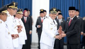 Lantik Enam Penjabat Bupati dan Wali Kota, Pj Gubernur Jabar Ingatkan Soal Netralitas di Pemilu 2024