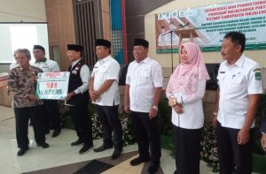 Pemkab dan Baznas Majalengka Salurkan Bantuan untuk Dunia Pendidikan