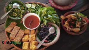 Berburu Kuliner Unik di Majalengka, Nasi Liwet Saung Eurih 