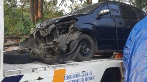 Rombongan Pegawai Disnakertrans Subang Alami Kecelakaan di Tol KM Cipularang