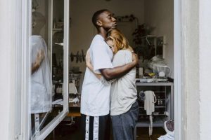 Mengenal Fenomena Stockholm Syndrome