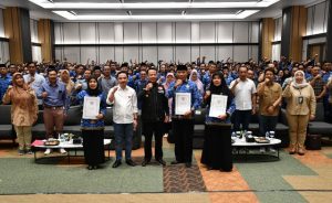 Bupati Majalengka Serahkan SK Kenaikan Pangkat 611 PNS