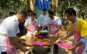 Kala Pegawai Pabrik Bahan Peledak di Subang Adu  Skill Memasak
