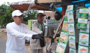 Perjuangan Tukang Sayur Stroke Jualan Keliling Demi Sekolah Ketiga Anaknya