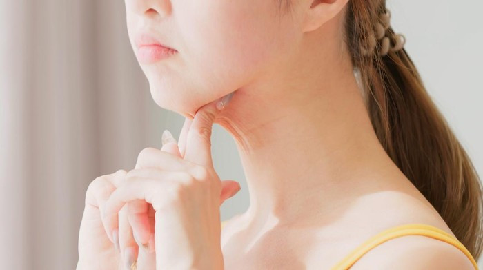Menenal Penyebab dan cara mengatasi double chin