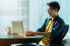 Pekerjaan Freelancer Jadi Tren di Kalangan Anak Muda Saat Ini