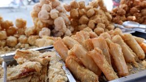 Hindari Makanan Berminyak Hingga Pedas Saat Berpuasa
