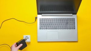 Panduan Pengguna: Memilih Antara Chromebook dan Laptop