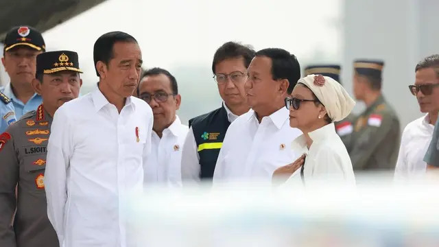 Presiden Jokowi melepas bantuan seberat 51,5 ton dari rakyat Indonesia untuk meringankan penderitaan masyarakat Palestina, pada Sabtu (4/11/2023). (Foto: Dok. Instagram @prabowo)