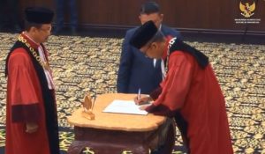 Gantikan Anwar Usman, Suhartoyo Resmi Jabat Ketua MK