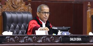Menilik Putusan MKMK Kepada Saldi Isra Terkait Dissenting Opinion Tentang Batas Usia Capres dan Cawapres