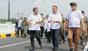 Bey Machmudin Resmikan Jembatan Walahar Karawang