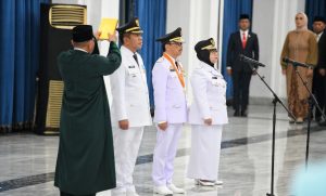 Pj Gubernur Jabar Lantik Kepala Daerah Karawang, Kuningan dan Banjar