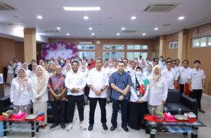 Akhir Jabatan, Bupati Majalengka Reward Kepala Puskesmas dan Tenaga Kesehatan