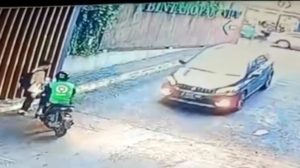 Viral di Medsos, Pengendara Ojol Nekat Rampas Ponsel Penumpang Remaja