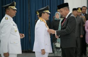 Bey Machmudin Lantik Penjabat Bupati Subang dan Majalengka