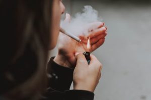 Bahaya Merokok bagi Perempuan, Kenali Dampak Seriusnya