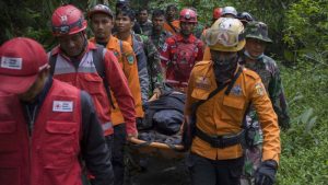 Tim SAR Padang Masih Mencari 1 Orang Pendaki yang Belum Ditemukan di Gunung Marapi