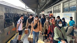 Puncak Arus Balik Kereta Api Diprediksi 24 Maret, KAI Daop 1 Jakarta Siagakan 20 KA Tambahan
