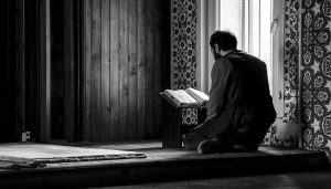 5 Keutamaan Membaca Surat Al Waqi’ah, Salah Satunya Menjauhkan dari Kefakiran