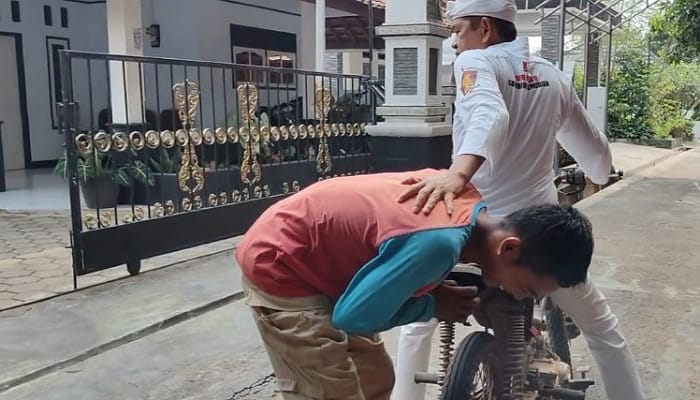 Ini yang Dilakukan KDM Saat Bertemu Pemuda Pakai Motor Knalpot Brong