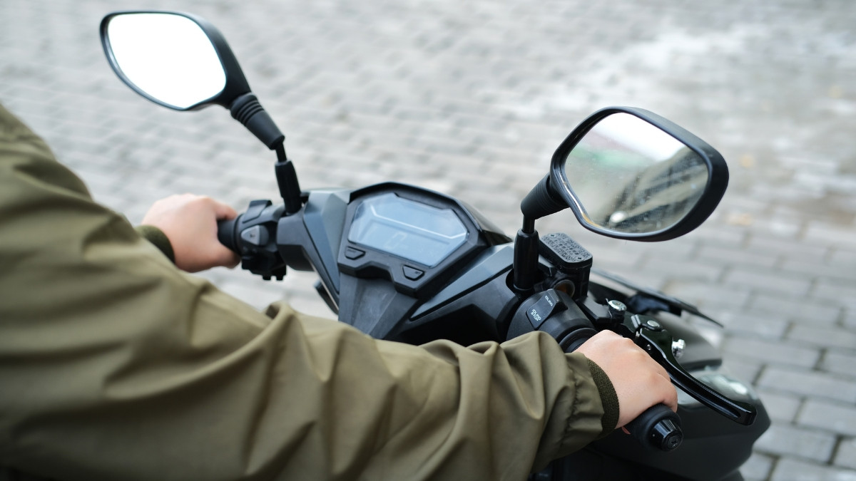 Ilustrasi Kaca Spion