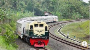 Alami Tabrakan dengan Mobil, KA Gaya Baru Malam Selatan Alami Kelambatan