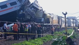 Kereta Api KA Turangga Tabrakan di Bandung, Pihak KAI : Mohon Maaf Atas Kecelakaan ini