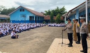 Cegah Kenakalan Pelajar, Polisi Edukasi Ratusan Siswa SLTPN 1 Kalijati Subang