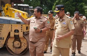 Pj. Bupati Subang ‘Jewer’ Kepala Dinas PUPR Soal Jalan Rusak