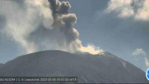 Gunung Ili Lewotolok Meletus, Masyarakat Diimbau Waspada