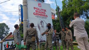 Masuk Masa Tenang, Bawaslu Subang Tertibkan Ribuan Alat Peraga Kampanye