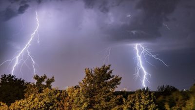 Sumedang Jadi Daerah dengan Kejadian Petir Terbanyak di Jabar, Warga Diminta Waspada