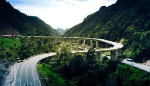 Catat! Ini 5 Tips Berwisata Aman saat Musim Penghujan