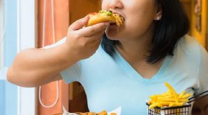5 Kebiasaan Pemicu Kolesterol Tinggi di Usia Muda, Nomor 5 Sering Jadi Candu