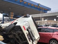 Kecelakaan Beruntun di Gerbang Tol Halim Utama, 4 Orang Dievakuasi ke RS Terdekat