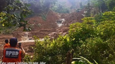 Longsor Terjang Dua Kampung di Sukabumi, Satu Anak Meninggal Dunia