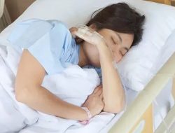 Kenali Perbedaan Mual karena Hamil atau Mual Sakit Maag