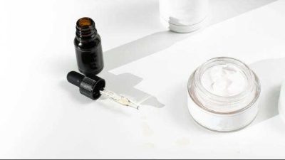 Toner atau Serum Dulu? Simak Urutan Skincare yang Tepat