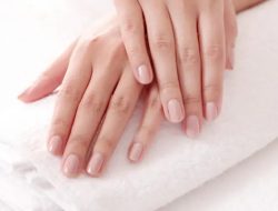 Memperkuat Kesehatan Kuku dengan Makanan yang Tepat