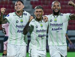 Bikin Bobotoh Tidur Nyenyak! Persib Bandung Menang Telak 3-0 atas Madura United