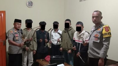 Serem! Peserta Perang Sarung di Kalijati Subang Tengteng Busur, Samurai dan Pisau