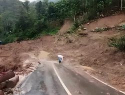 BPBD Percepat Proses Penanganan dan Pembersihan Material Tanah Longsor di Kabupaten Kuningan